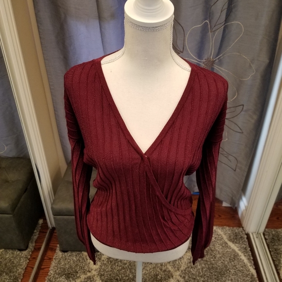 Guess sweater top - Picture 3 of 8